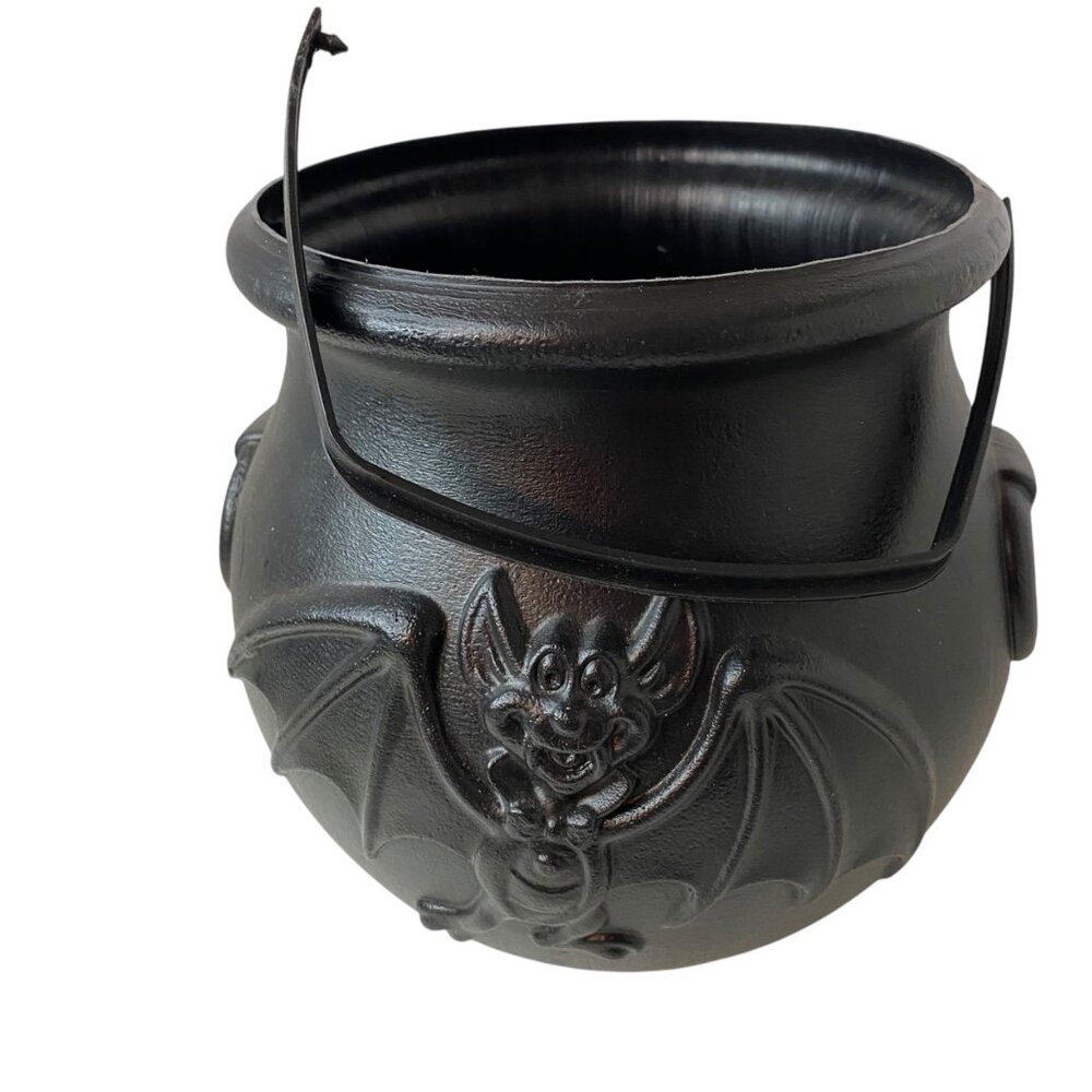 Vintage Black Plastic Halloween Cauldron‎ Winged Devil Bat Magic Trick or Treats